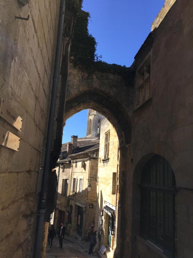 Bed and Breakfast Chez Henri Belves-de-Castillon Экстерьер фото